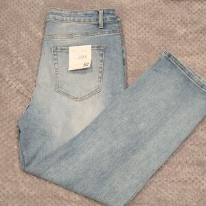 Zenana Cropped 5 Pocket Distressed Jeans